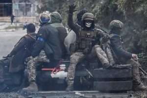 UKRAJINSKE VLASTI POZVALE NA HITNU EVAKUACIJU HERSONA: Ruska vojska krenula u napad!