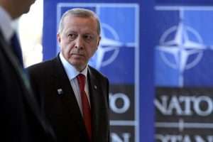 BOLTON PRETI ERDOGANU: Članstvo Turske u NATO pod znakom pitanja zbog saradnje sa Rusijom
