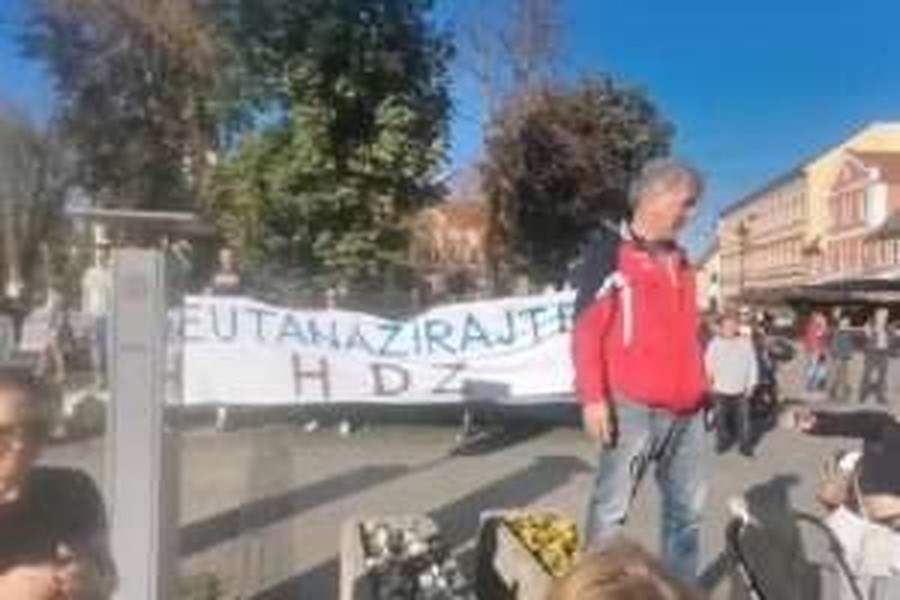 Pobuna slavonskih poljoprivrednika – Eutanazirajte HDZ