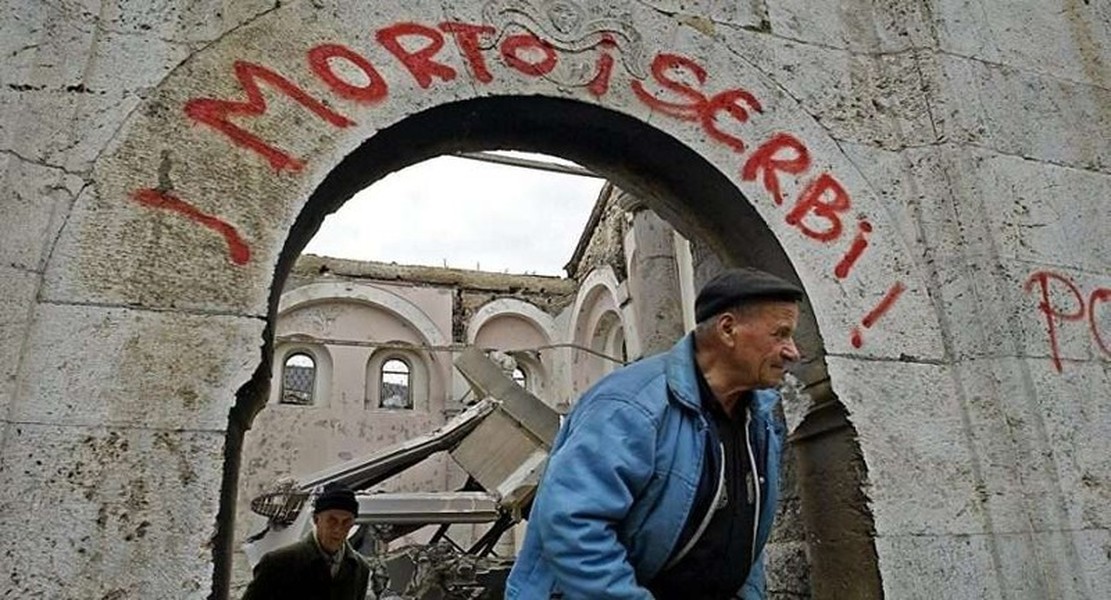 Sramni tekst prištinske „Kohe“: Srbi krivi za pogrom 2004. i skrnavljenje „kulturne baštine Kosova“