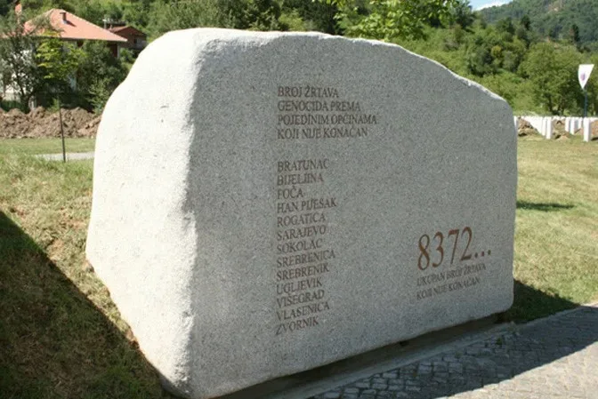 Konačna verzija rezolucije o Srebrenici: Traže bespogovornu osudu i edukaciju o „genocidu”