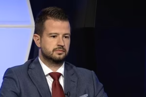JAKOV VIŠE NE ZNA NI ŠTA PRIČA, NI KO JE, NI ŠTA JE…