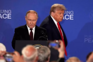 Пол Крејг Робертс: Може ли Трамп да пронађе излаз из ситуације у којој се налази?