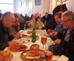 NAS  SEDMORICA MLADIH U POODMAKLIM GODINAMA NA DRUŽENjU I RUČKU SA PEĐOM