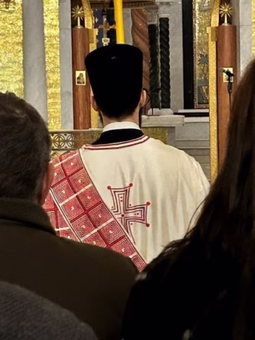 Брат Милентије: Каква је то симболика на одеждама свештенства Храма Светог Саве?!